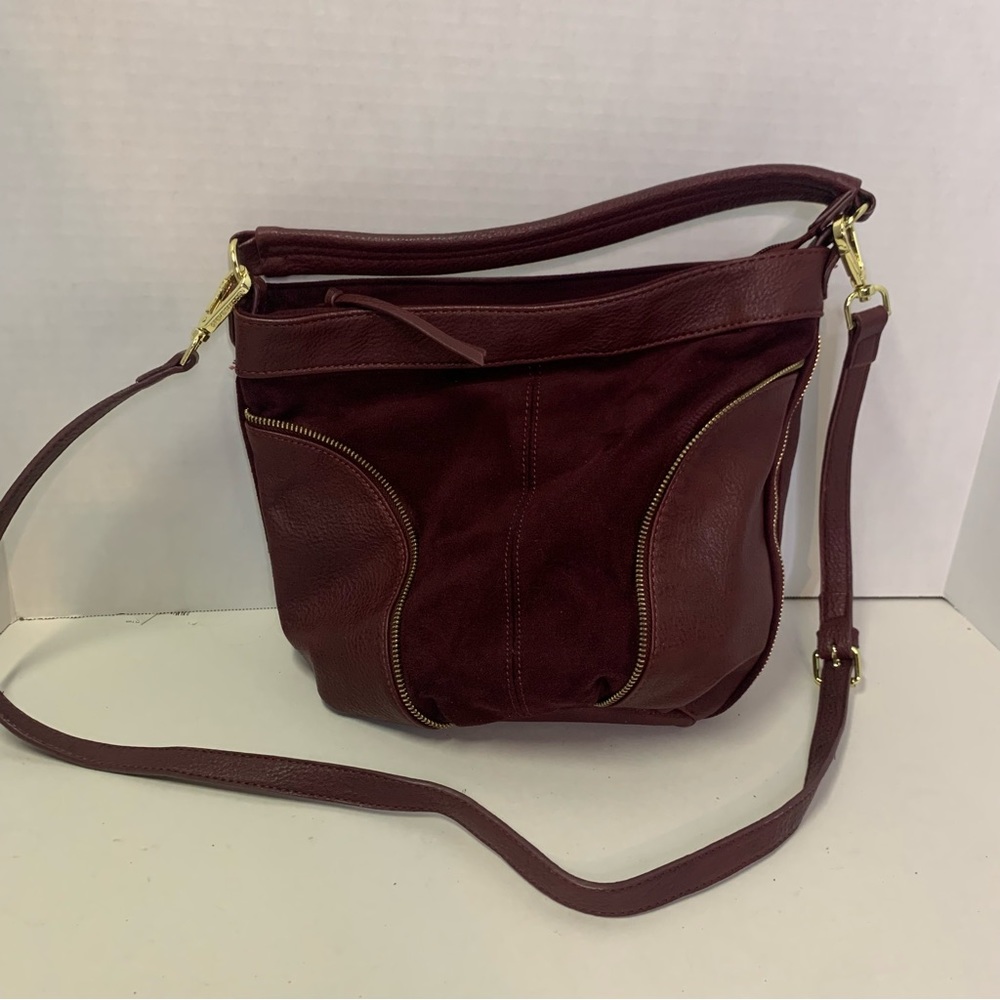 Steve Madden Burgundy Bskylar Vegan Leather Bucket Crossbody Bag zipper accents